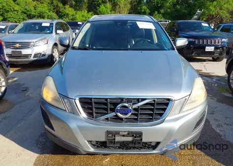 2012 Volvo Xc60 3.2 Premier z USA, uszkodzony, nr VIN YV4952DL4C2253871